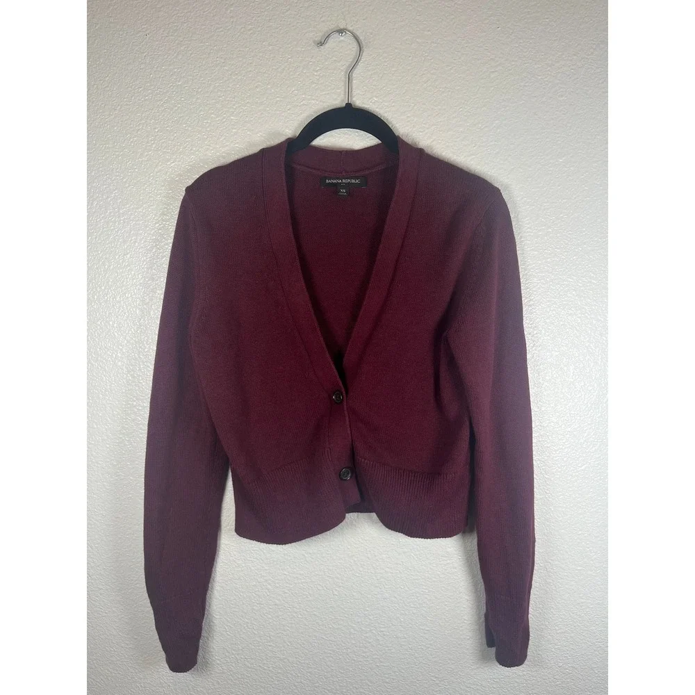 FLAW Banana Republic Cropped V-Neck Cardigan Sweater Button Front Burgundy XS - Picture 2 of 7